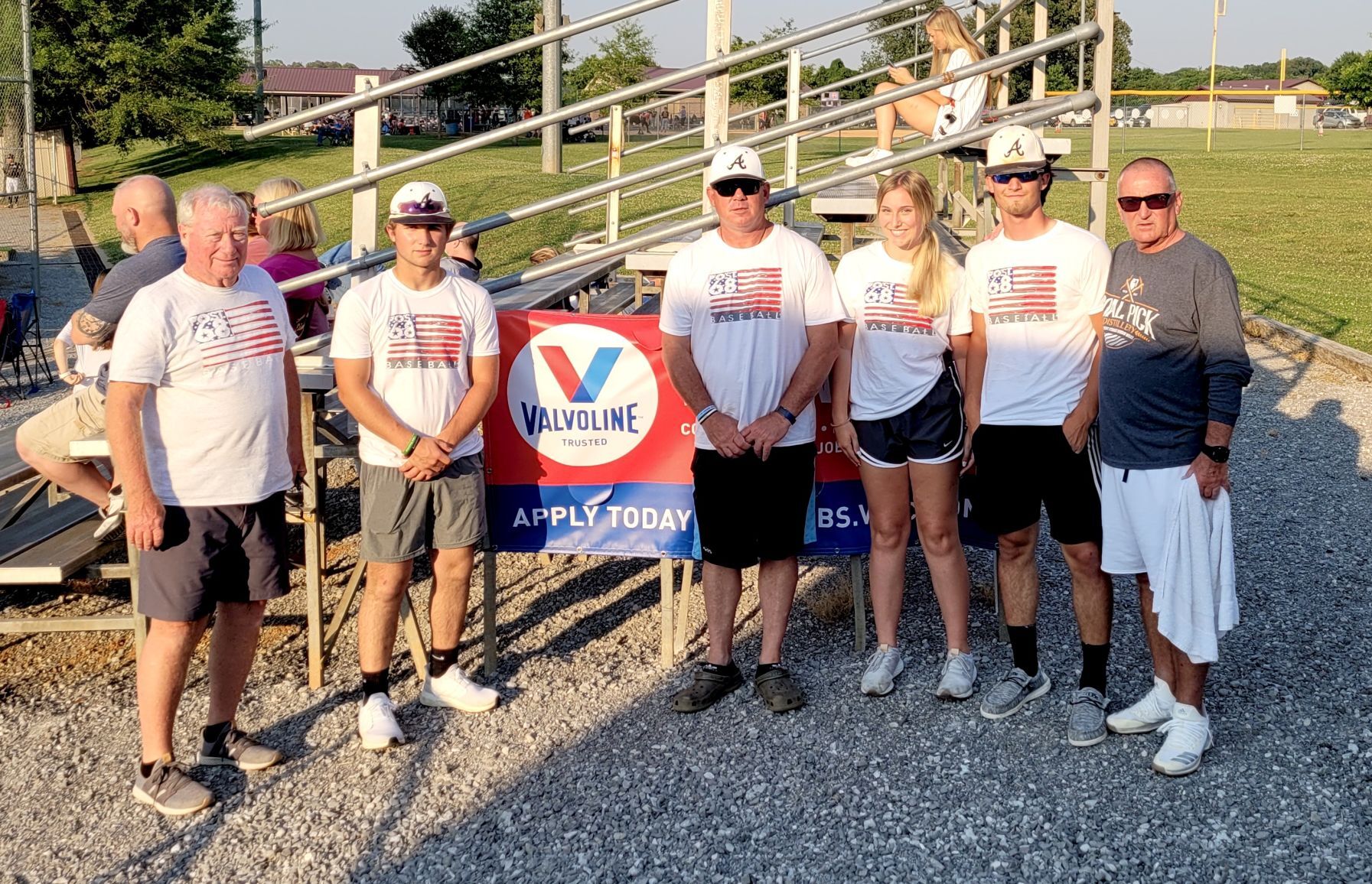 Champions Giving Back to hold Comer social, golf scramble